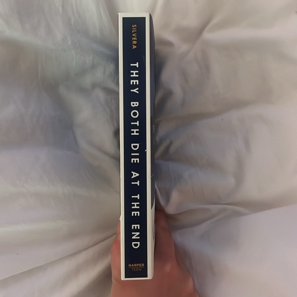 They both die at the end (book) - Picture 4 of 4